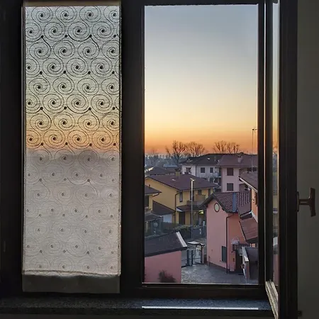Homestay Uno Spazio Luminoso E Tranquillo Vicino Milano San Zenone Al Lambro